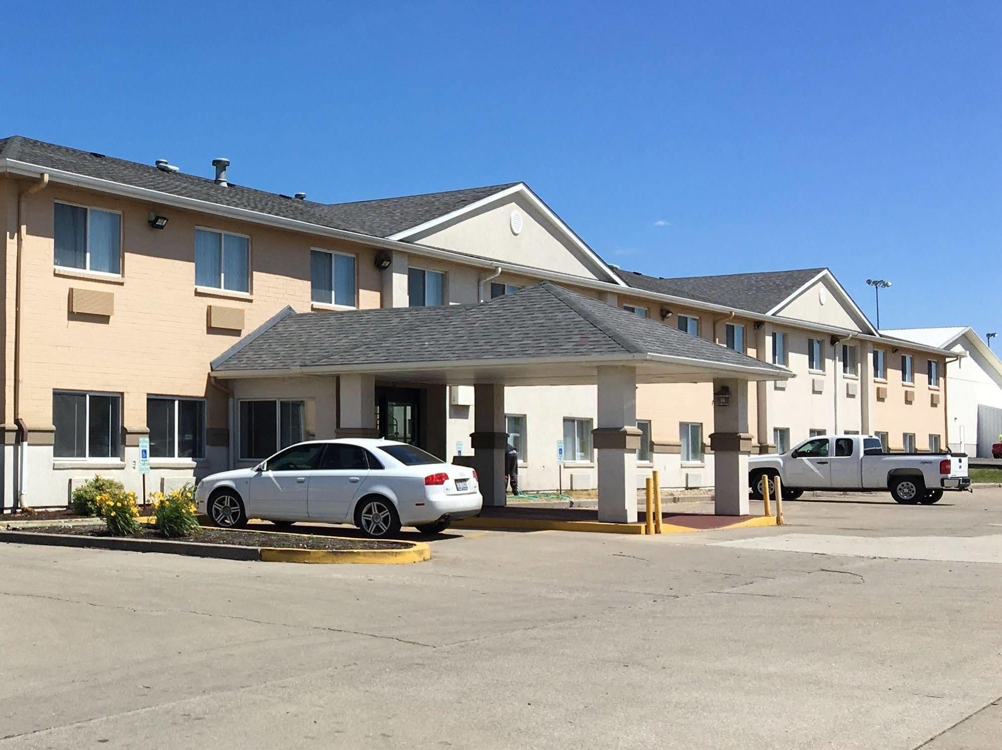 Quality Inn & Suites Lincoln Near I-55 Exterior foto